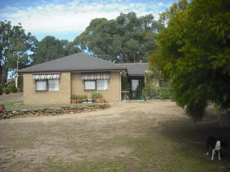 2382 Calder Highway, Elphinstone image 8