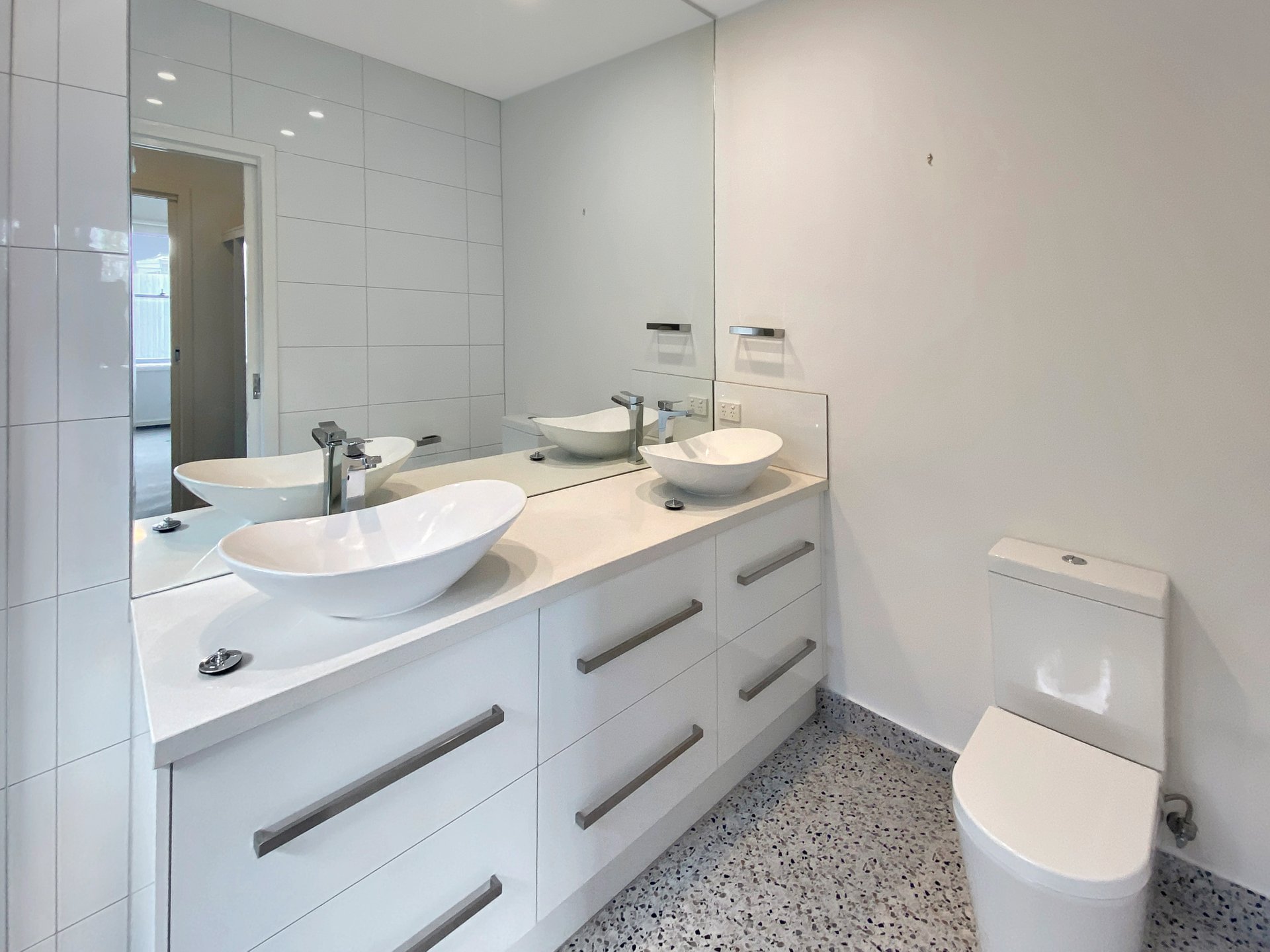 2/39 Clarence Street, Geelong West image 6