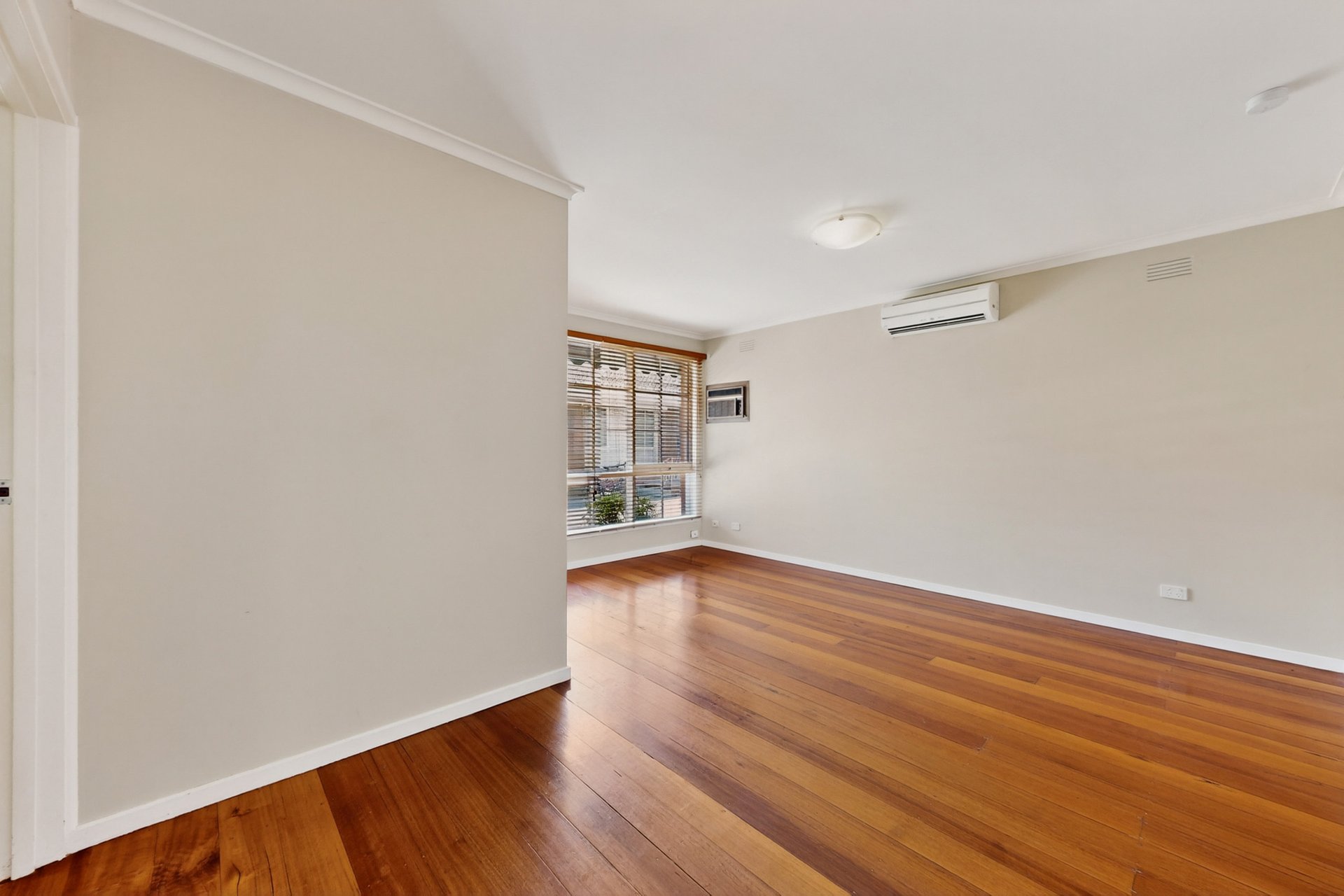 2/39 Flinders Street, Mentone image 3