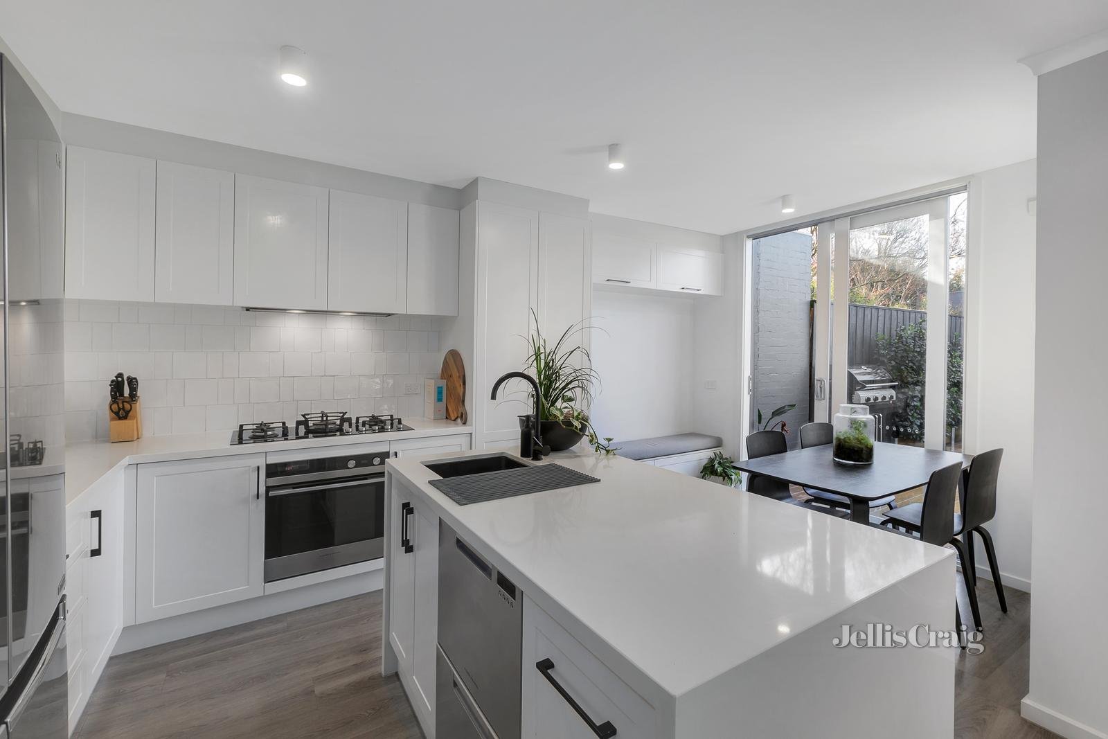 2/39 Hunter Street, Richmond image 4