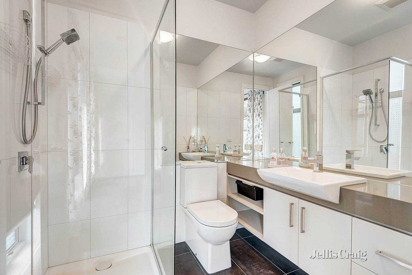 2/39 Kemp Avenue, Mount&nbsp;Waverley image 5