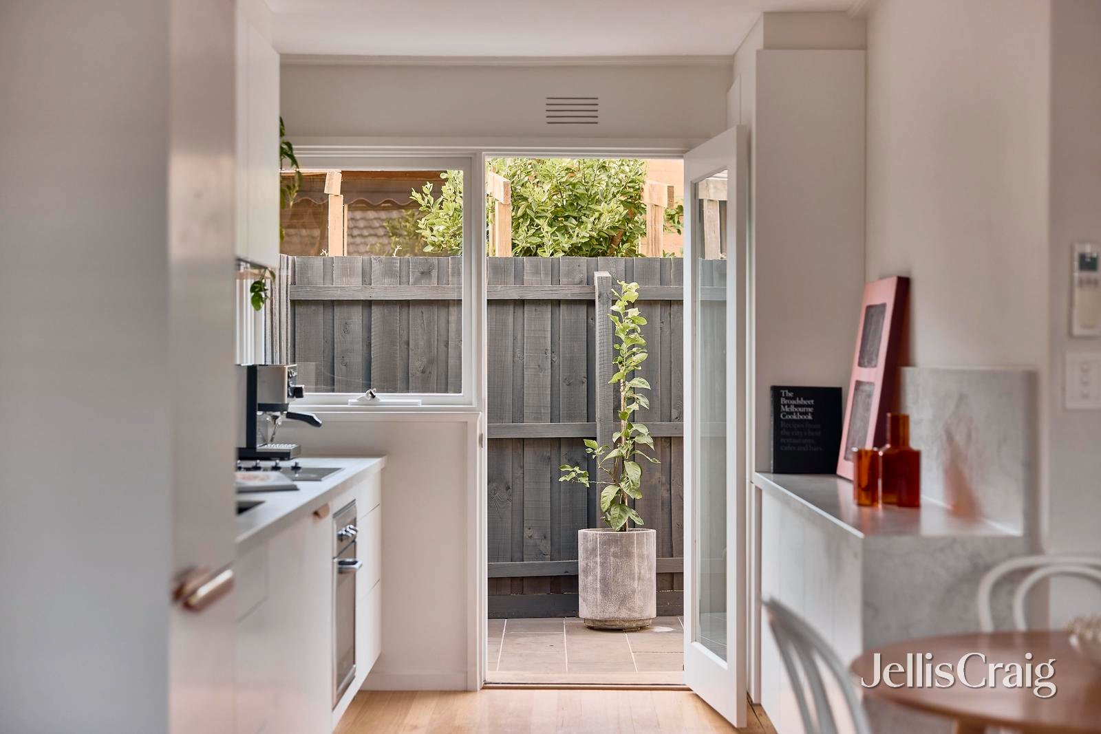 2/39 Martin Street, Thornbury image 9