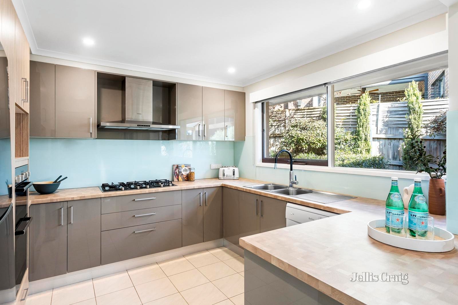 2/39 Paula Crescent, Doncaster East image 5
