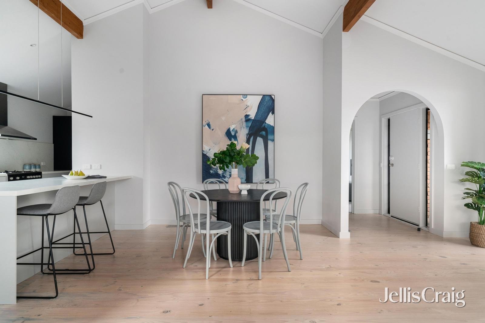 2/39 Pine Street, Surrey Hills image 4
