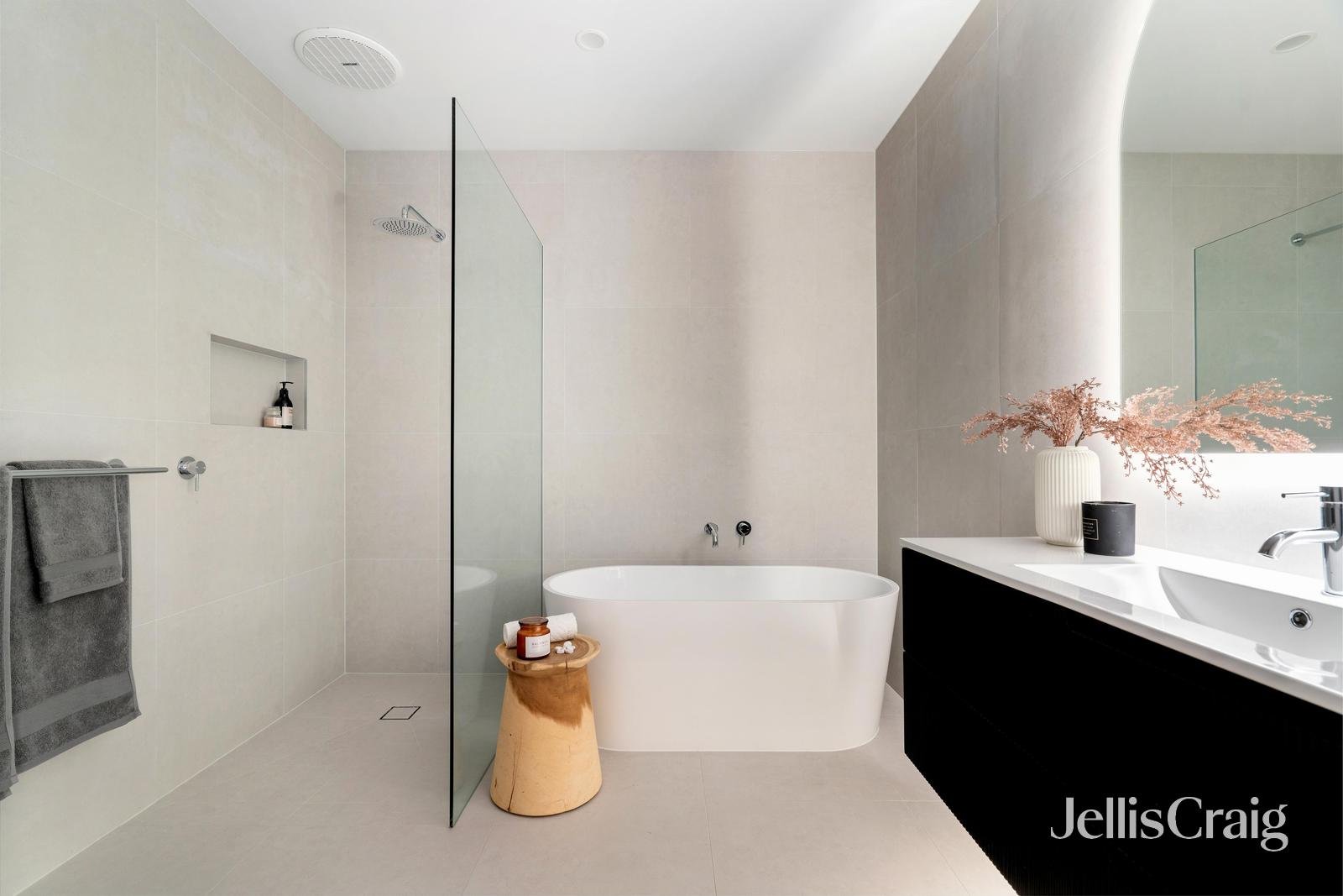 2/39 Pine Street, Surrey Hills image 8