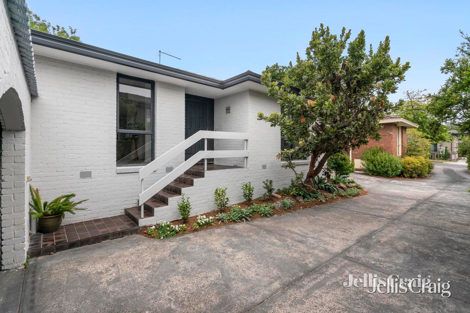 2/39 Pine Street, Surrey Hills image 9