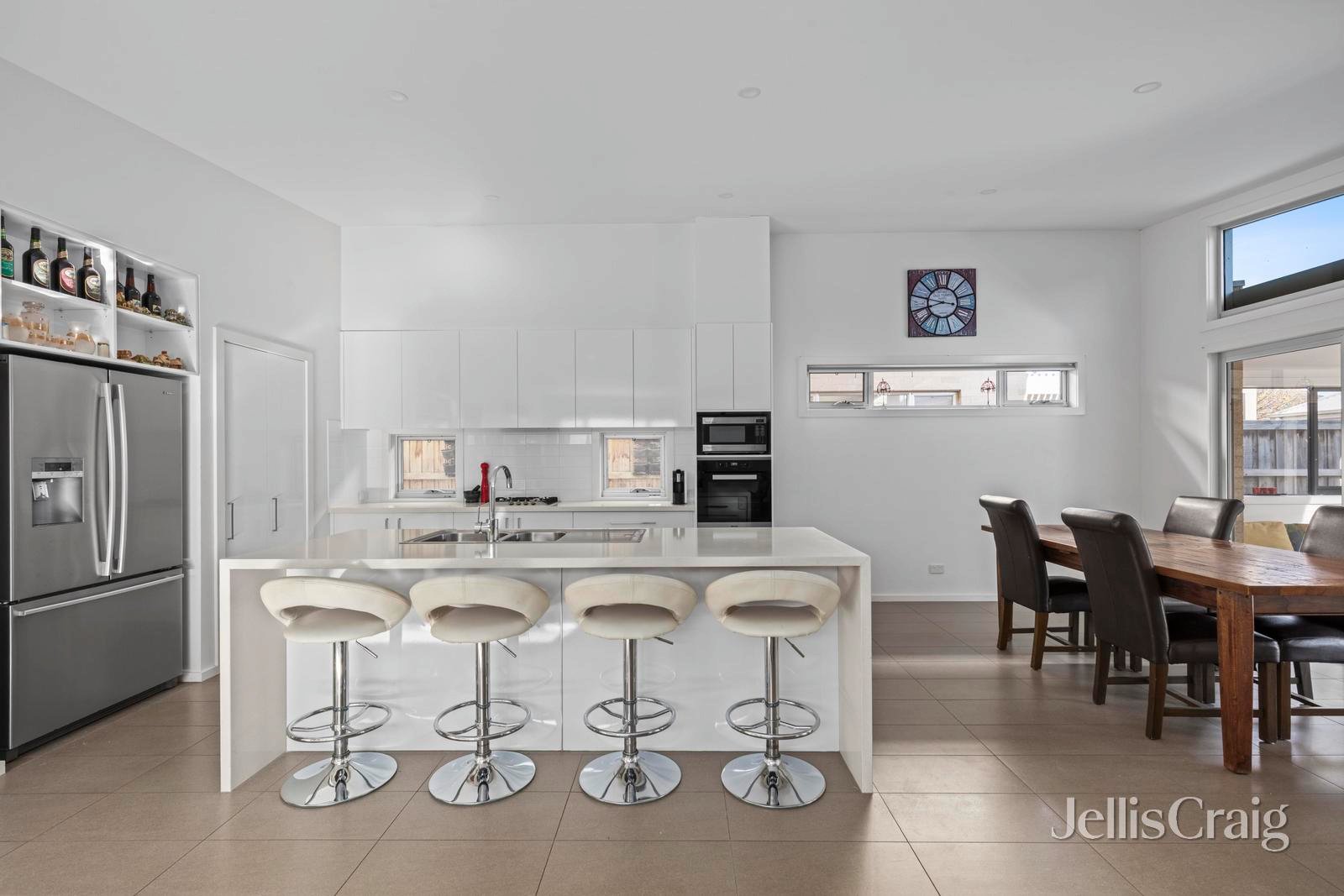 2/39 Powell Street West, Ocean Grove image 2