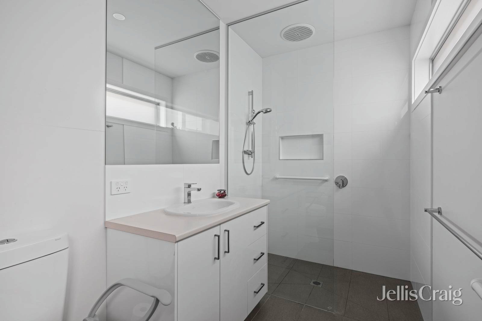 2/39 Powell Street West, Ocean Grove image 8