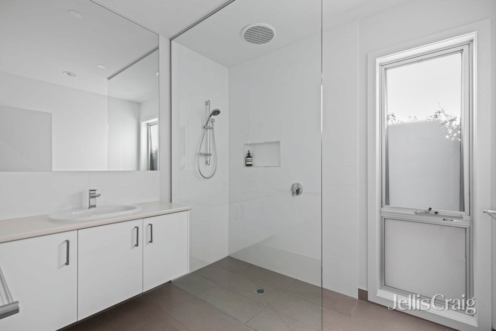 2/39 Powell Street West, Ocean Grove image 10