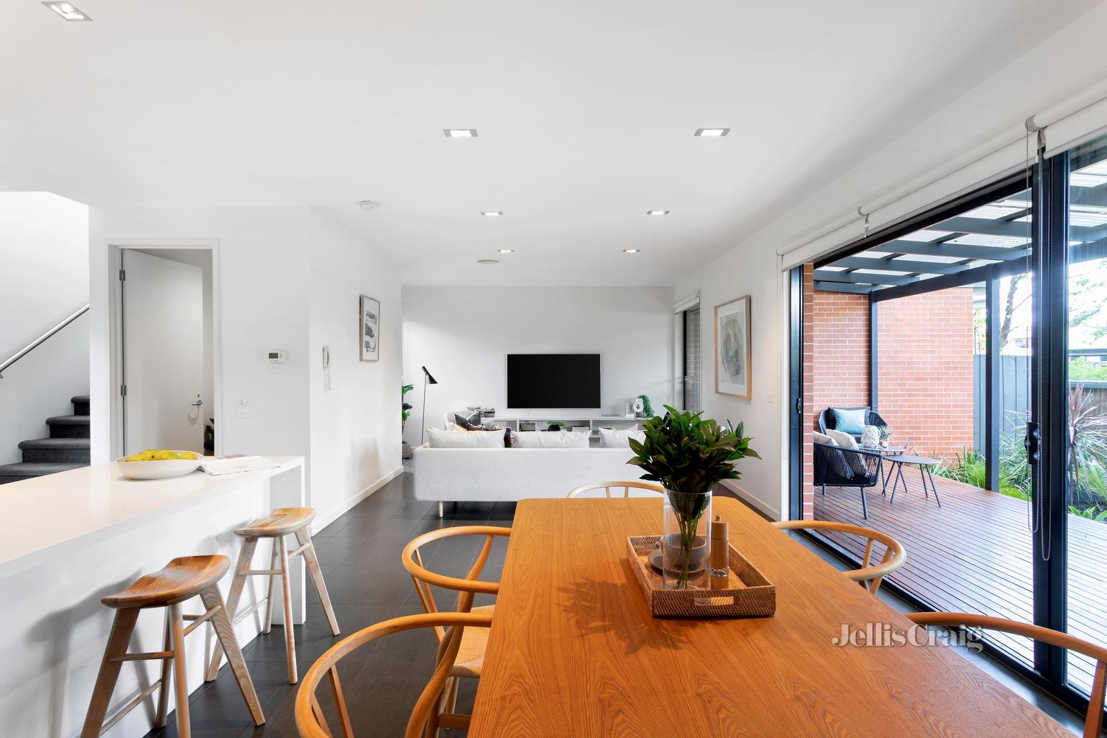 2/39 Whitmuir Road, Bentleigh image 3