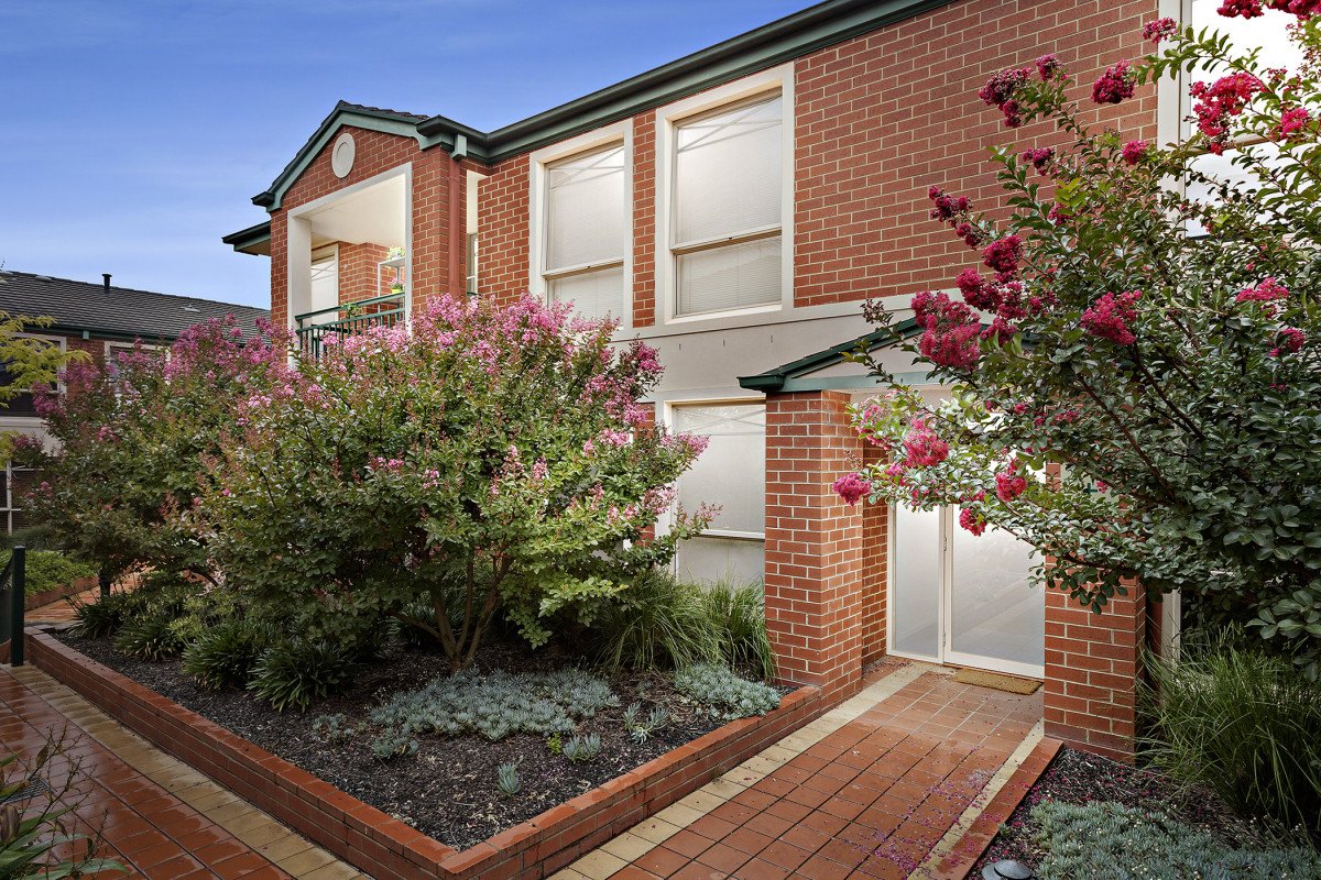 23/910 Canterbury Road, Box Hill South image 1