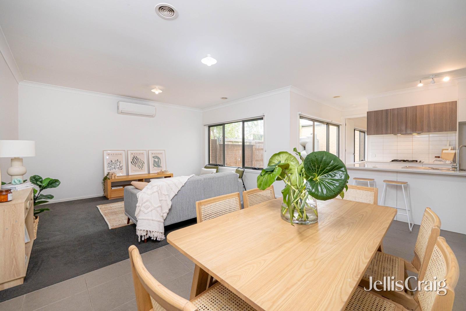 2/396 Autumn Street, Herne&nbsp;Hill image 2