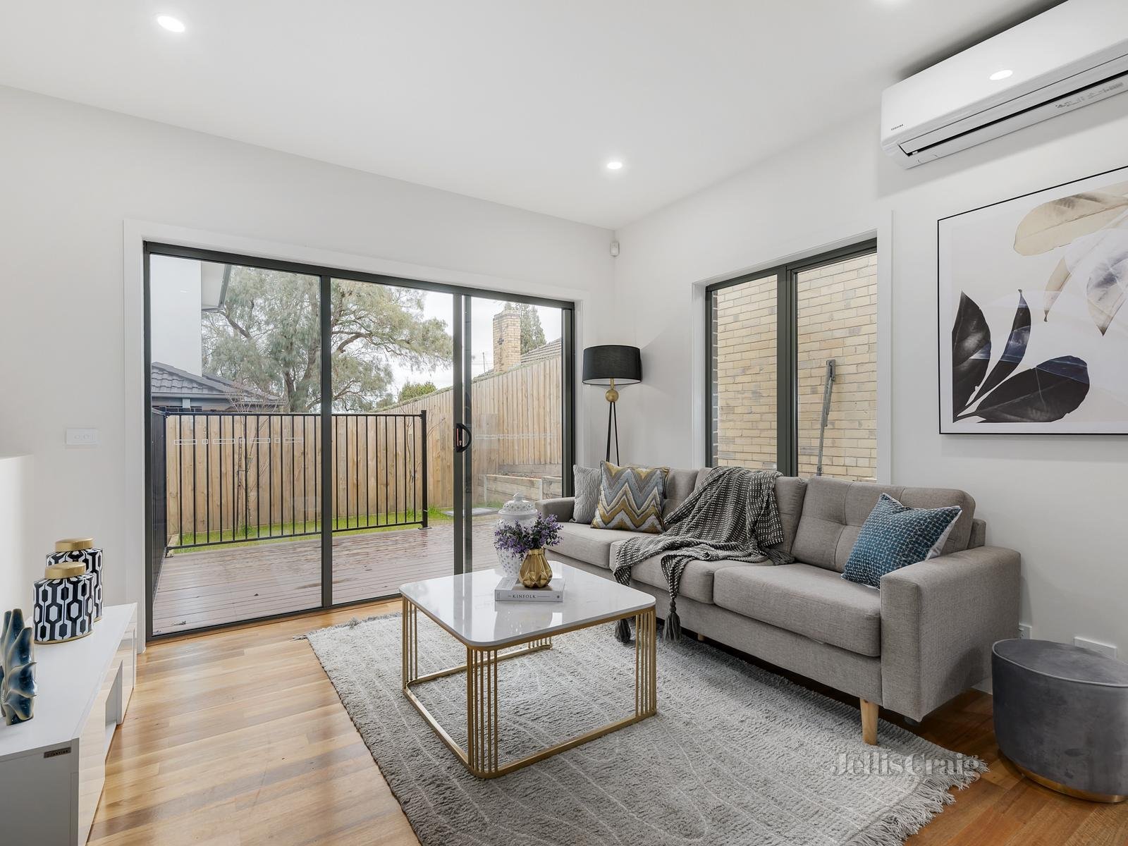 2/3A Forster Street, Mitcham image 4