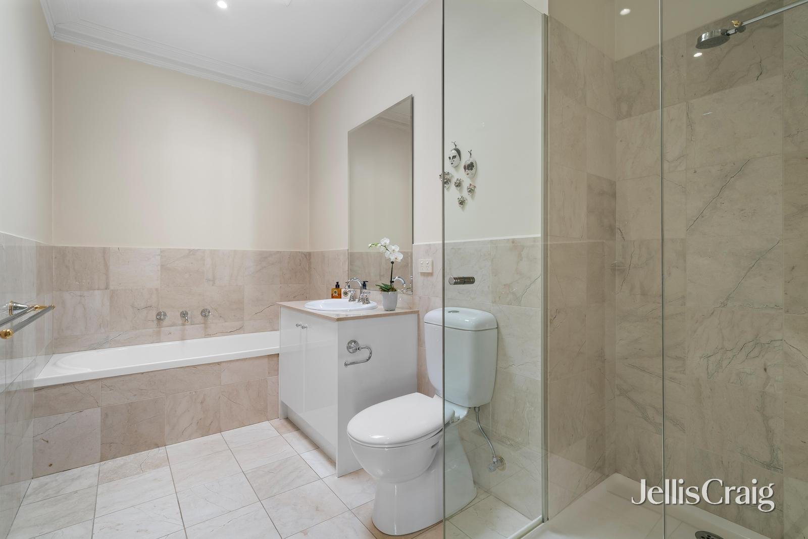 2/3A Hazel Street, Camberwell image 7