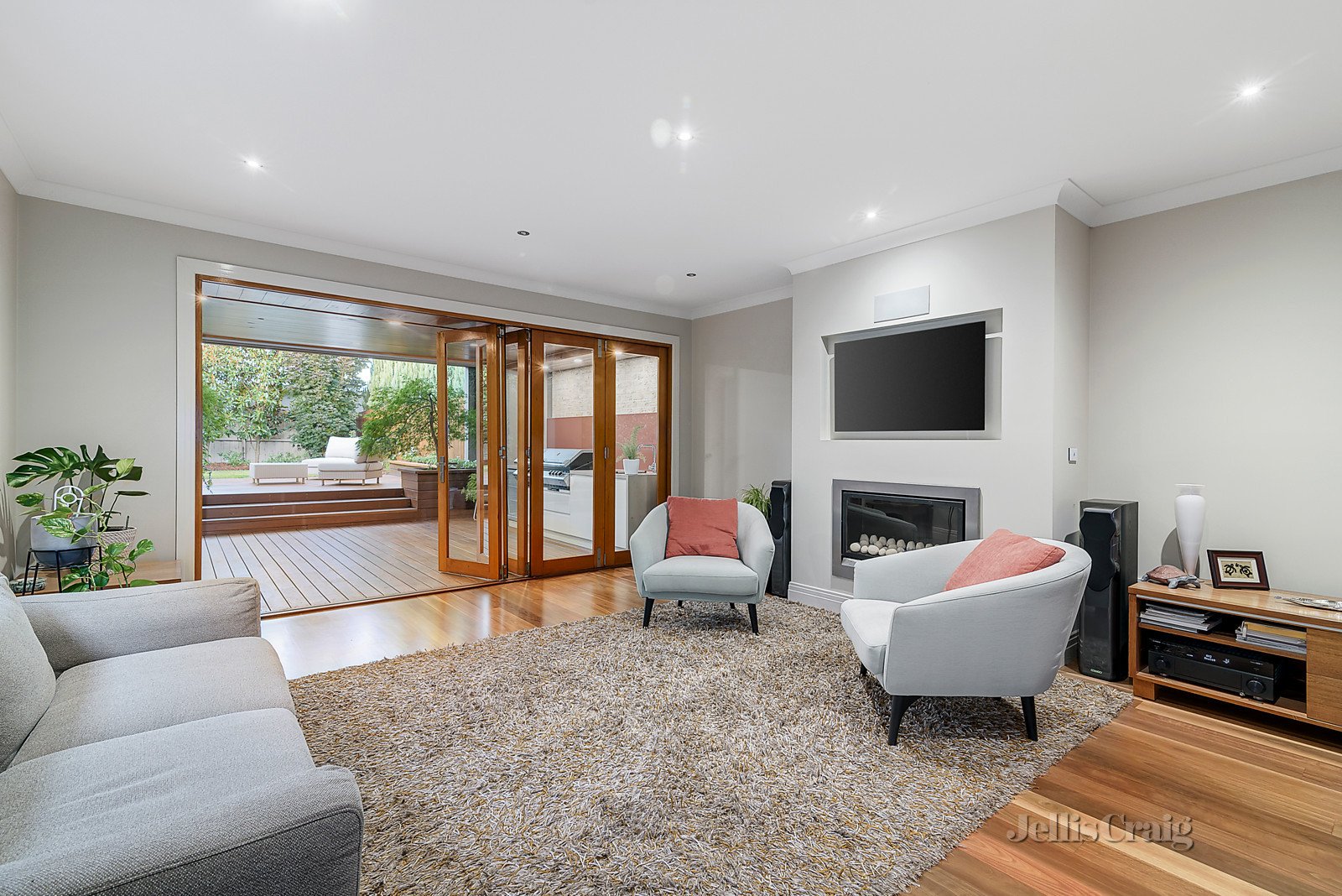 23A Quarry Road, Mitcham image 2