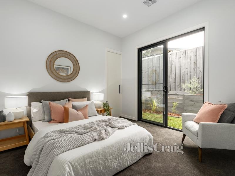 2/3a William Street, Donvale image 6