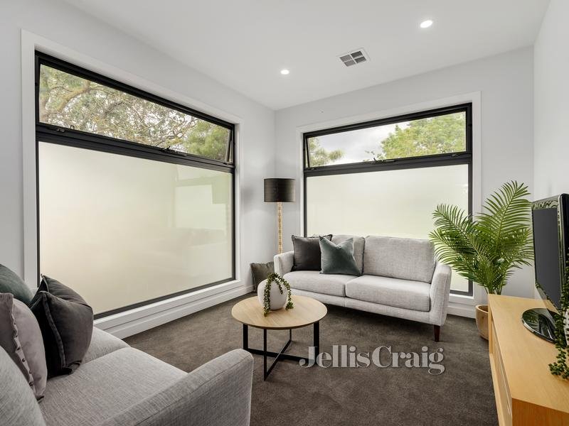 2/3a William Street, Donvale image 8