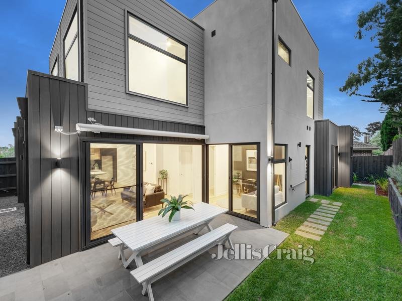 2/3a William Street, Donvale image 11