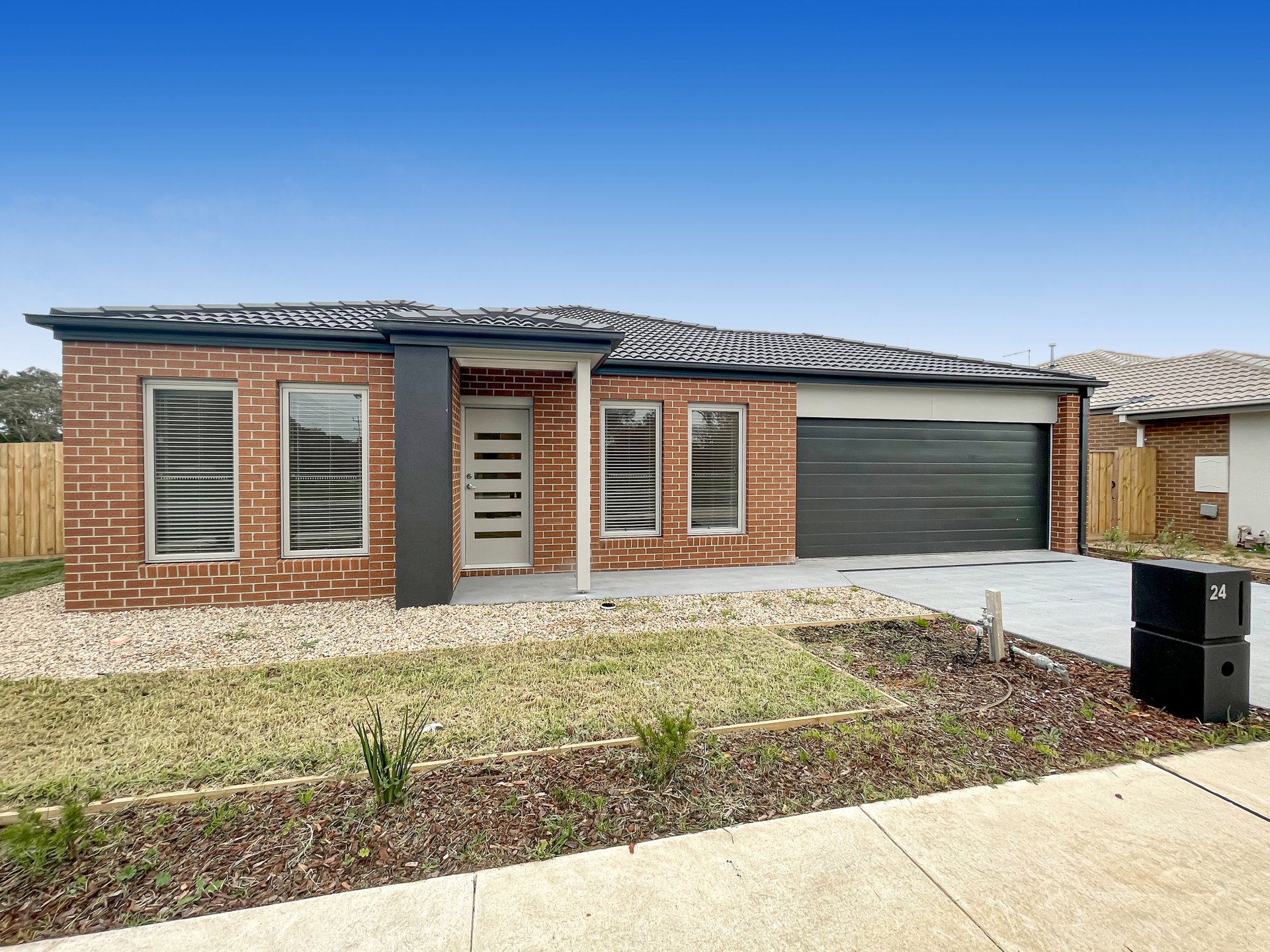 24-26 Massey Crescent, Curlewis image 1