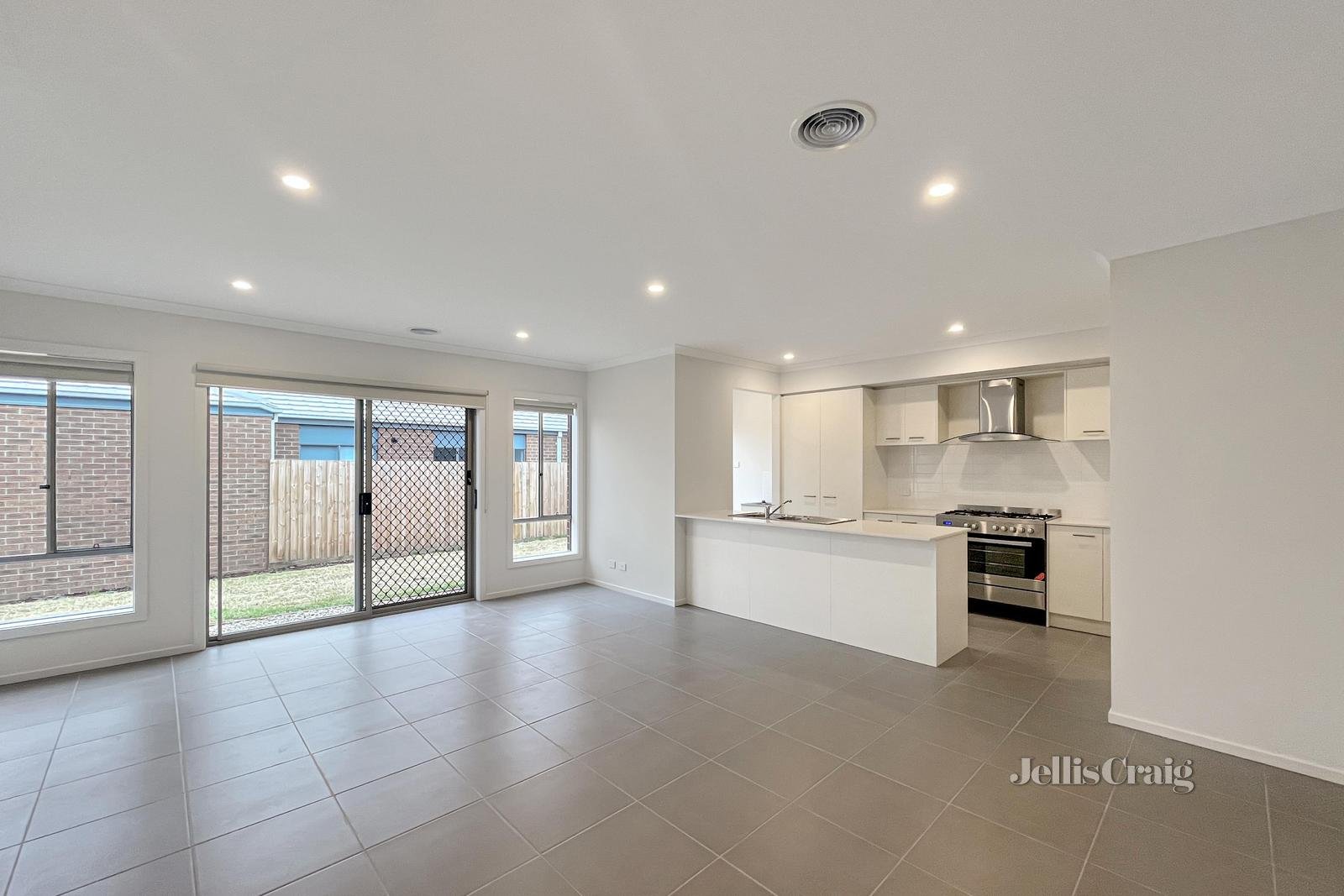 24-26 Massey Crescent, Curlewis image 4
