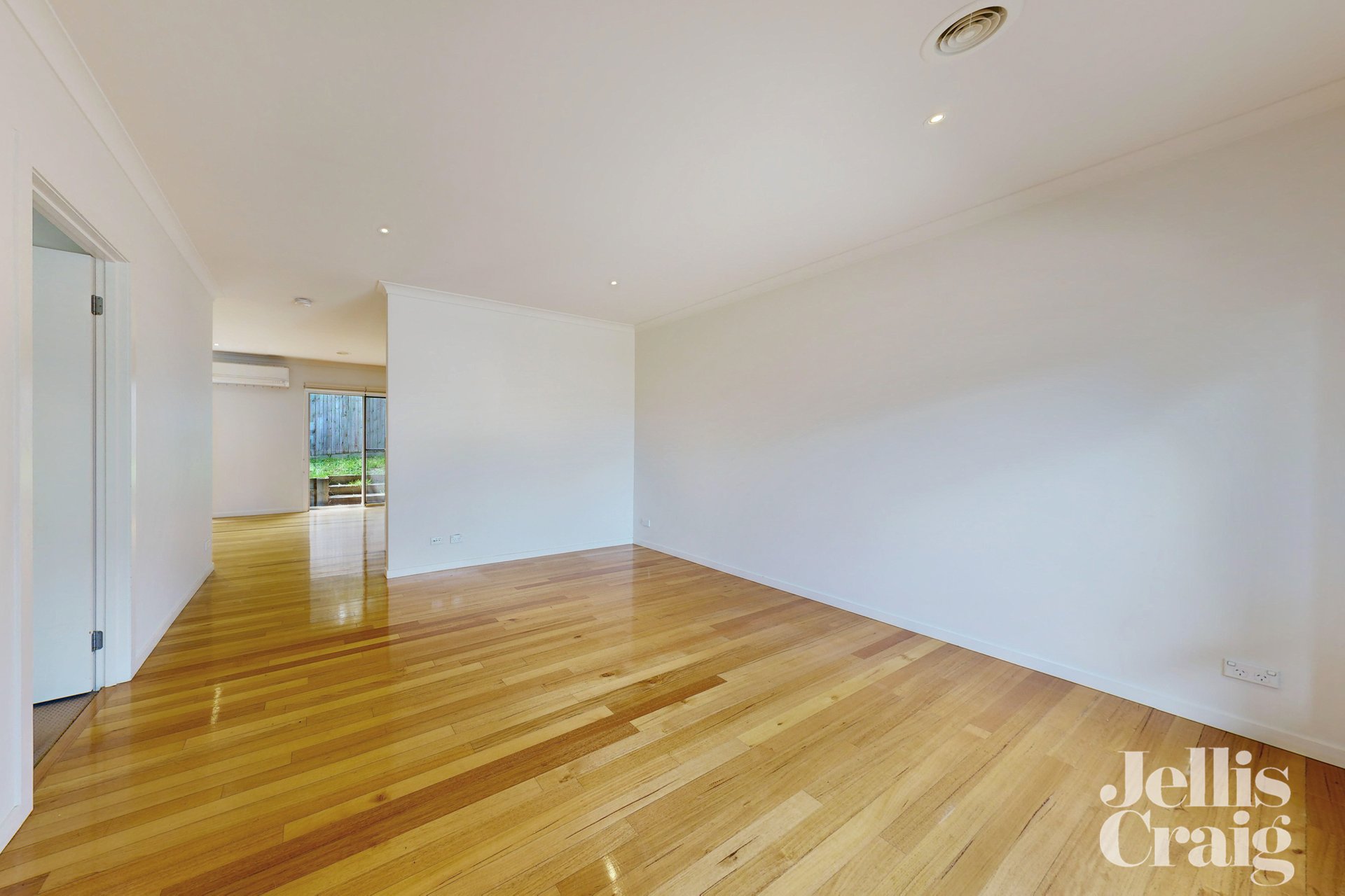 2/4-6 Smyth Street, Mount Waverley image 8