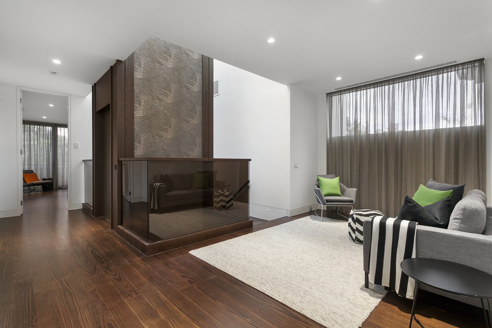 Property Gallery Thumbnail 8