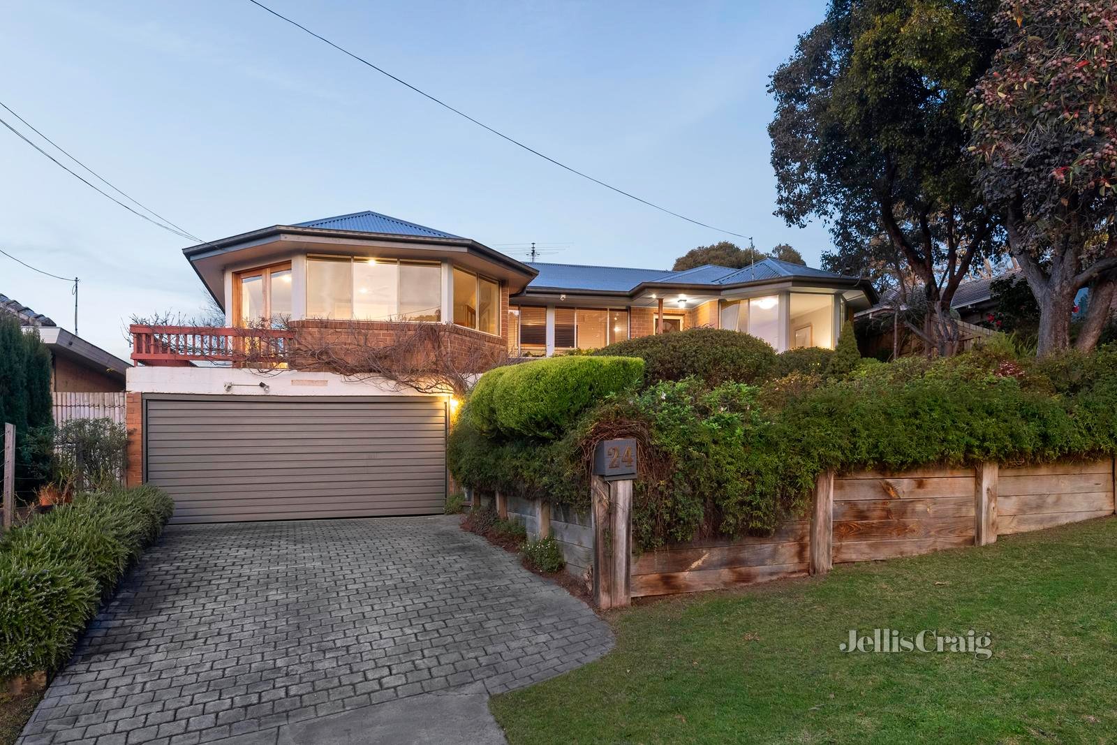 24 Adolphson Avenue, Ringwood North image 1