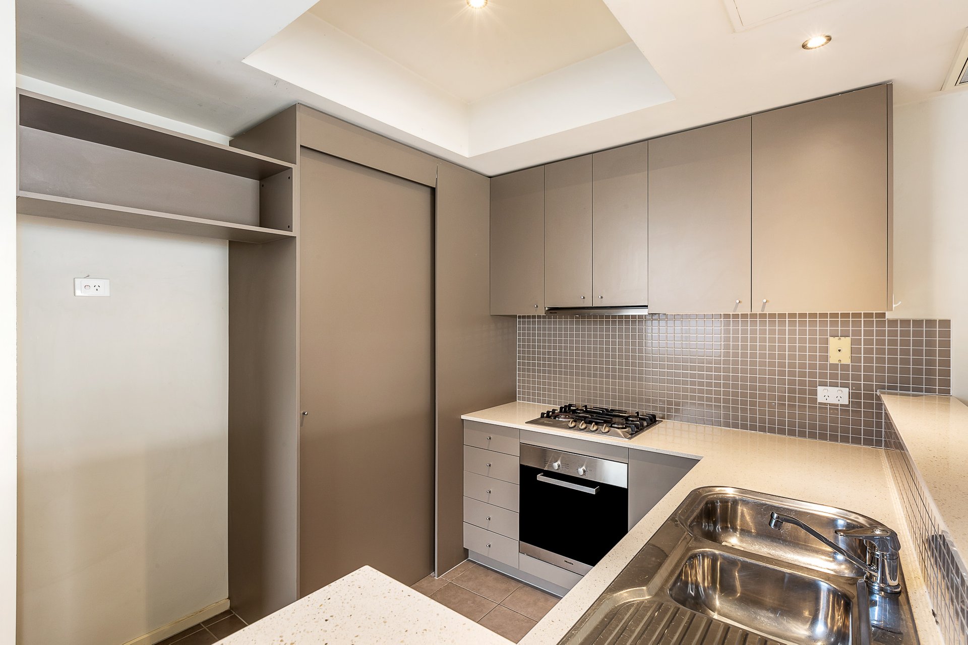 Property Gallery Thumbnail 3
