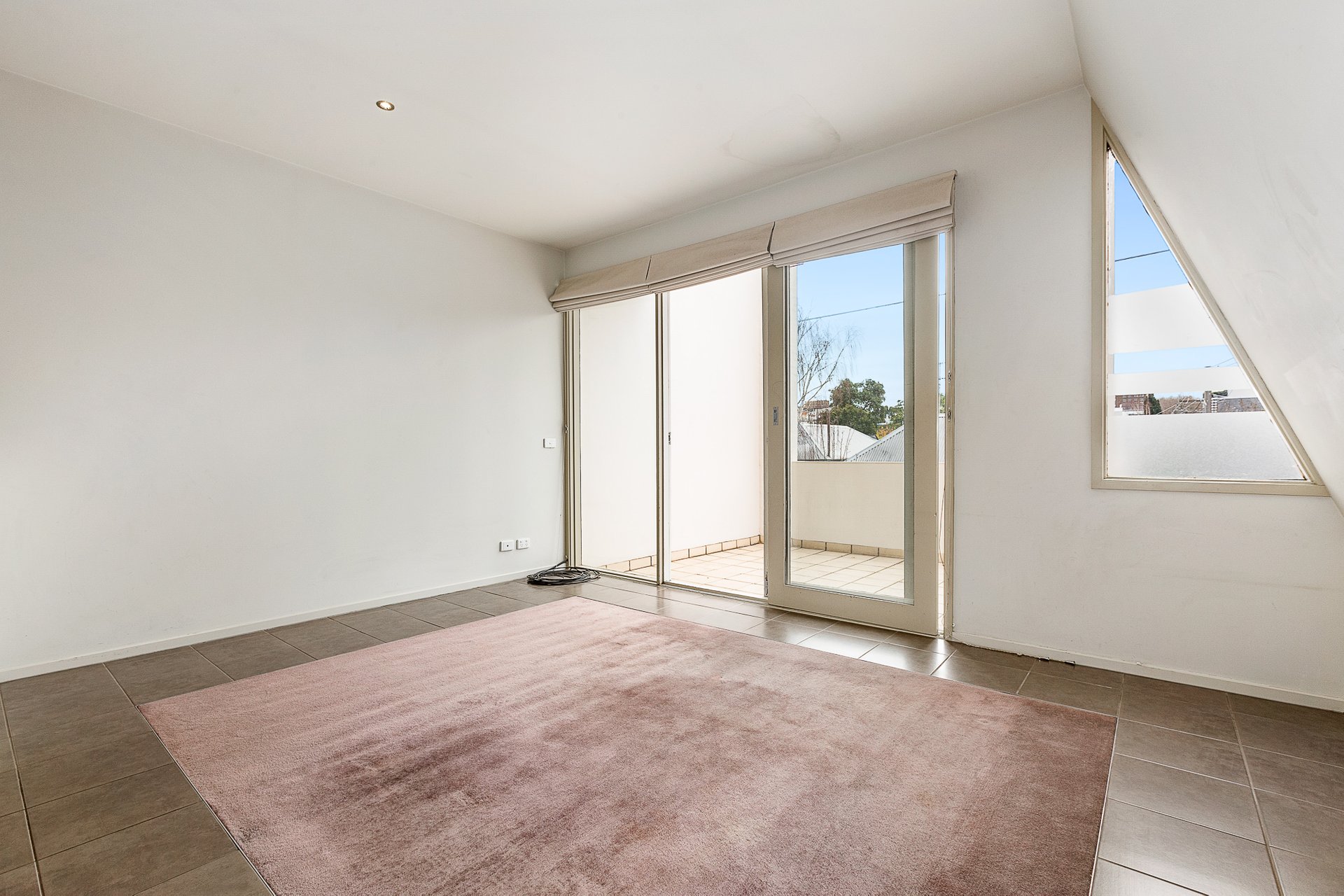 Property Gallery Thumbnail 6