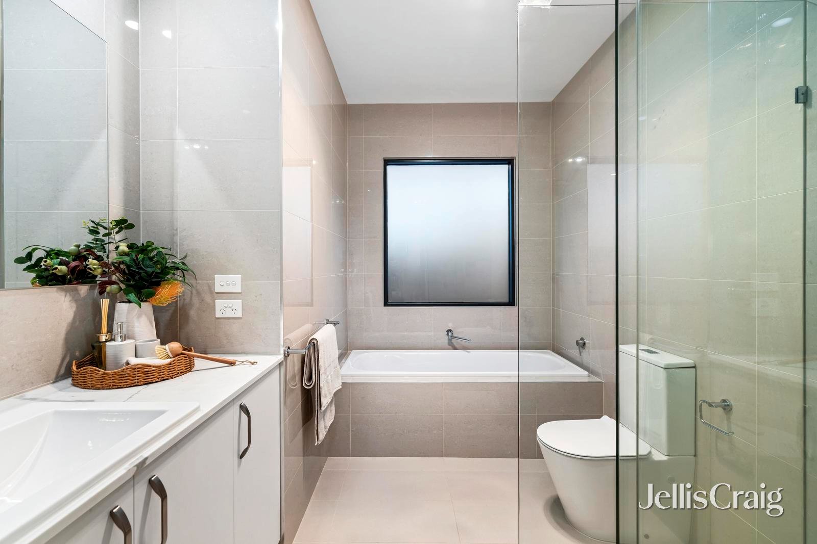 2/4 Allister Street, Mount&nbsp;Waverley image 8