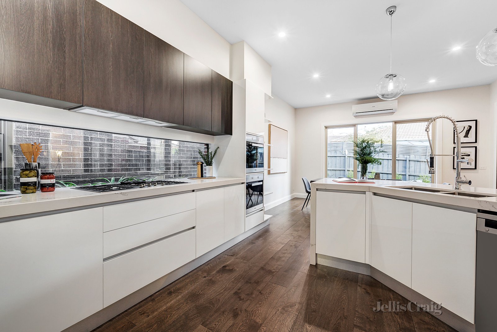 2/4 Ann Court, Mount Waverley image 4