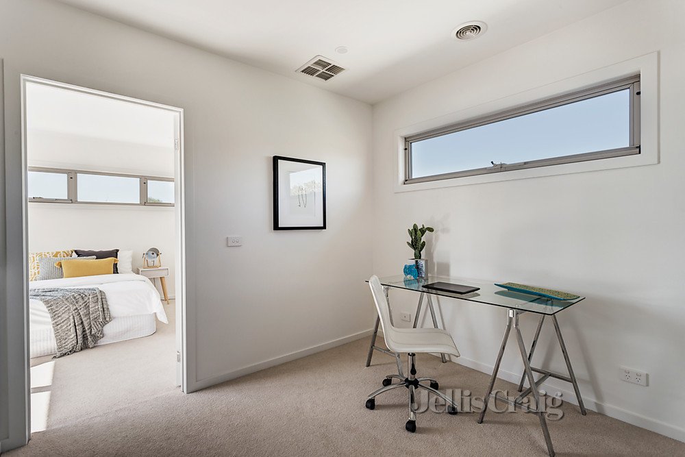 2/4 Anthony Crescent, Box Hill North image 8