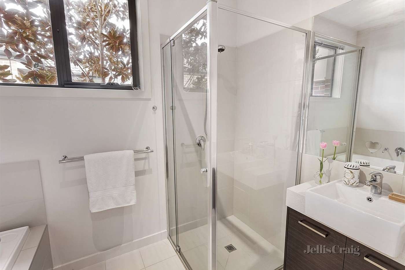 2/4 Avon Street, Moorabbin image 6