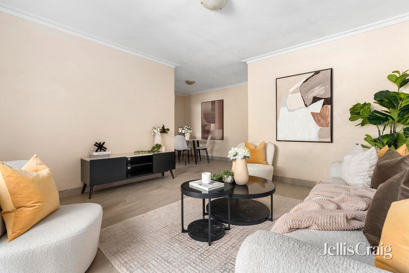 2/4 Batten Street, Glen&nbsp;Waverley image 2