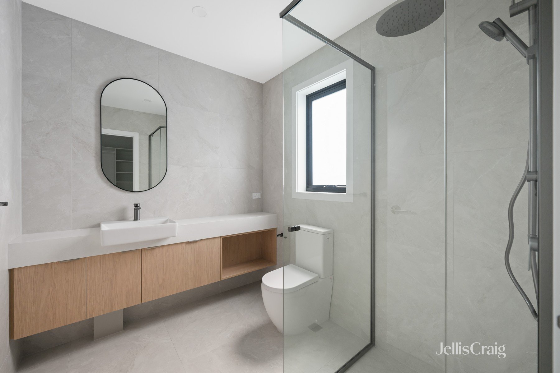 2/4 Benambra Street, Preston image 8