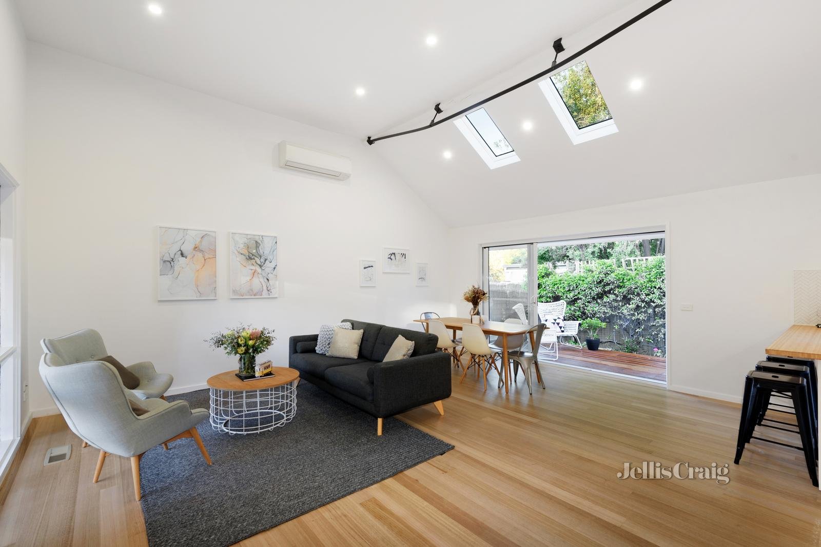24 Boardman Close, Box Hill South image 2