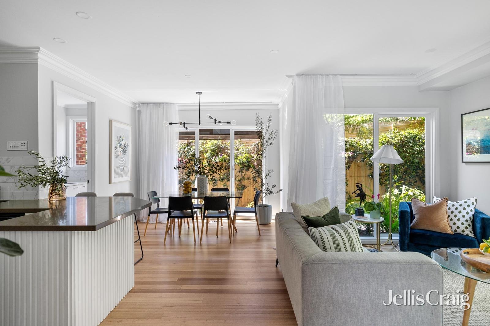 2/4 Bonnyview Street, Glen Iris image 3