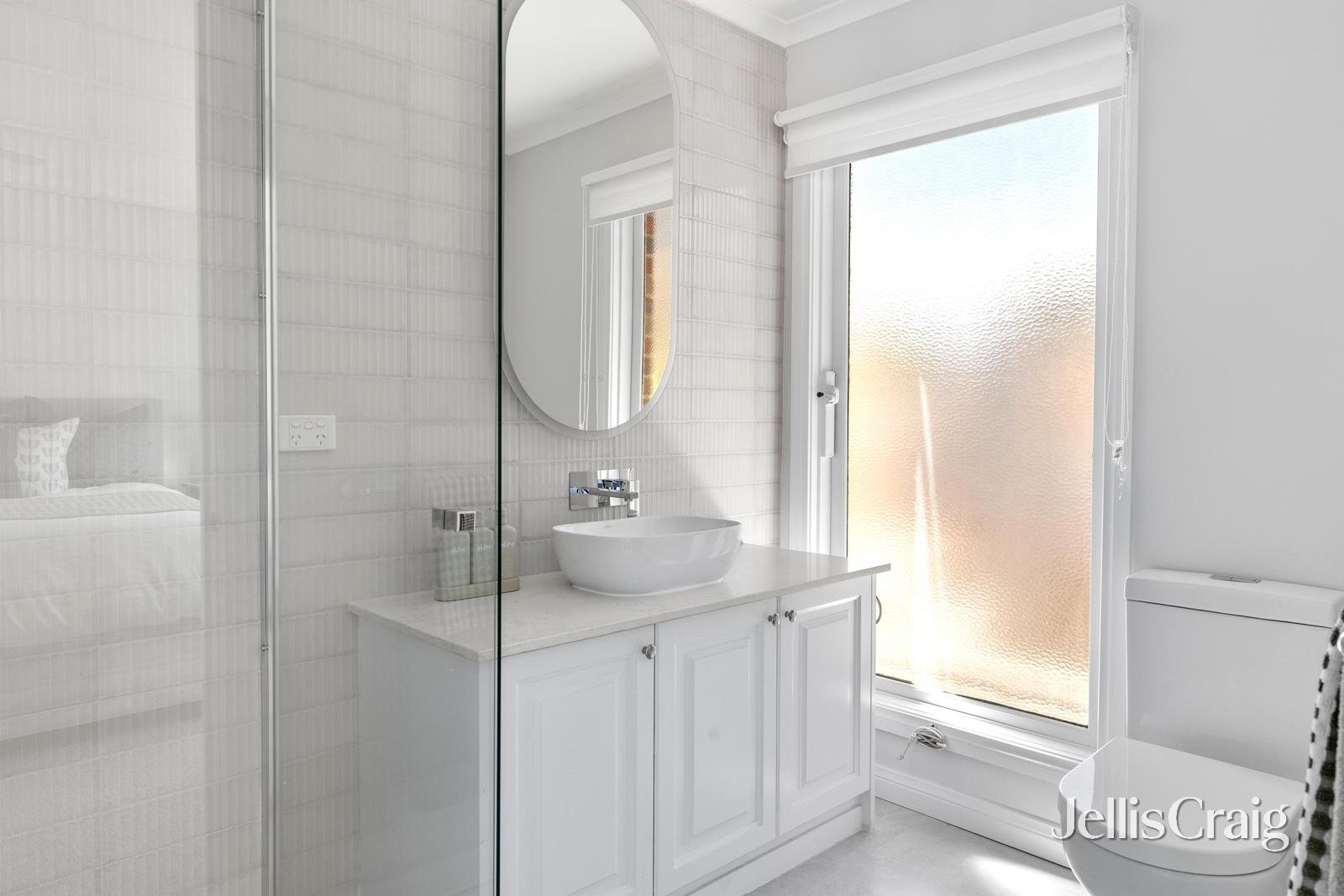 2/4 Bonnyview Street, Glen Iris image 11