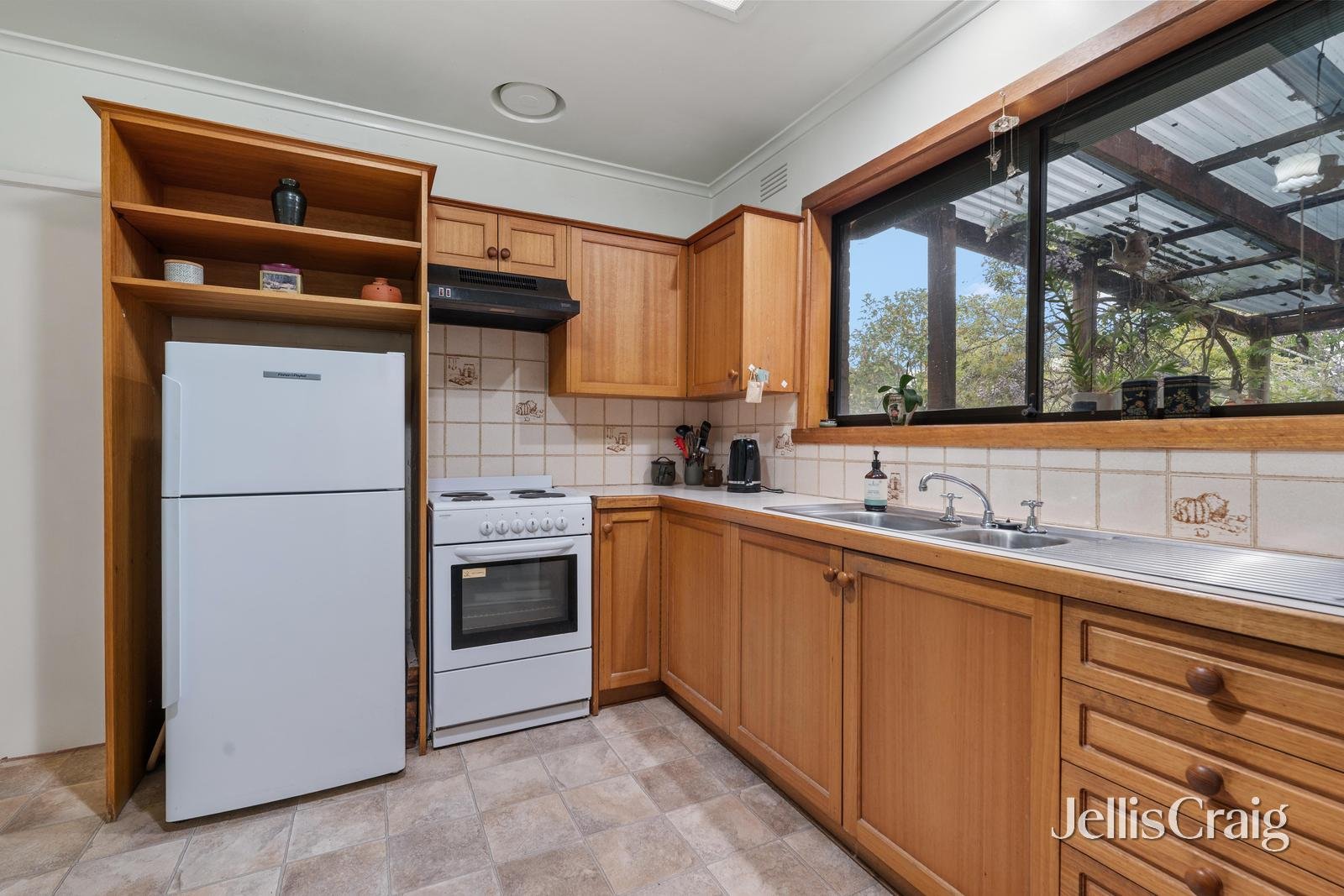 24 Boyanna Road, Glen Waverley image 5