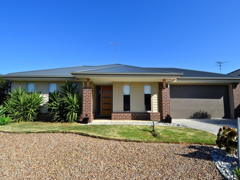24 Bradford Street, St Albans Park image 1