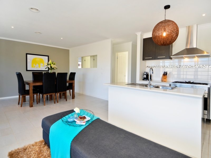 24 Bradford Street, St Albans Park image 2