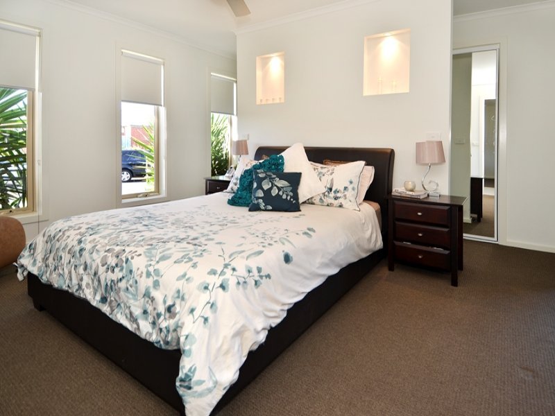 24 Bradford Street, St Albans Park image 6