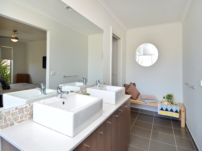 24 Bradford Street, St Albans Park image 7