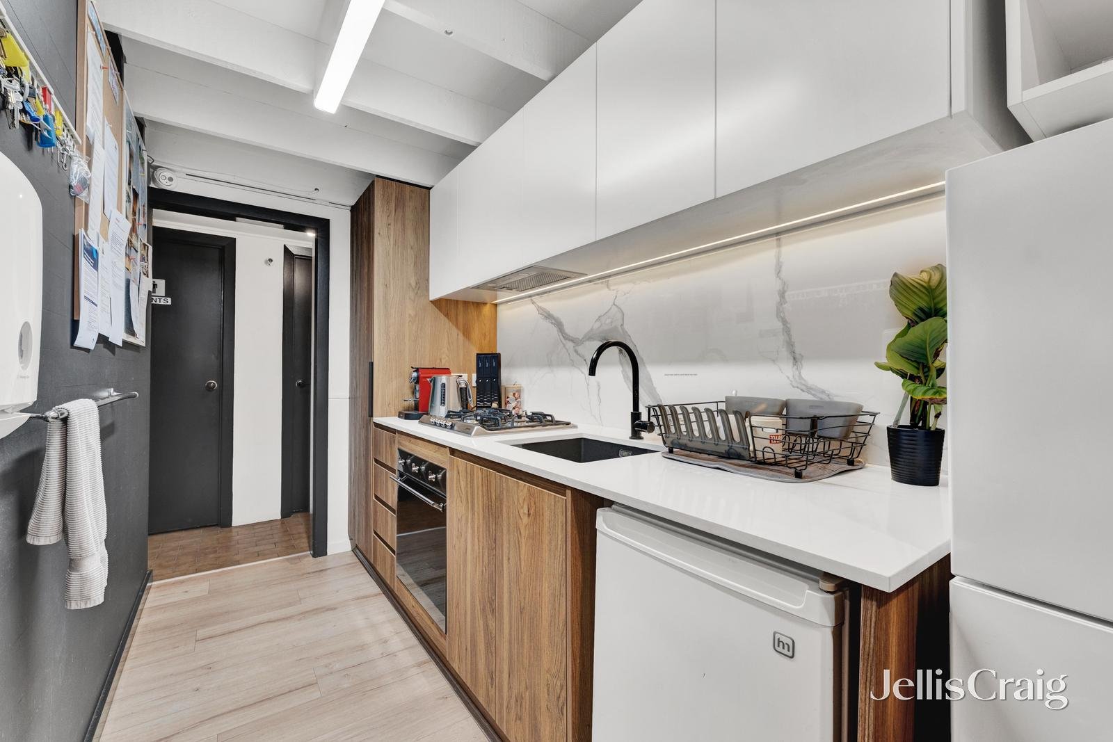 2/4 Brisbane Street, Eltham image 7