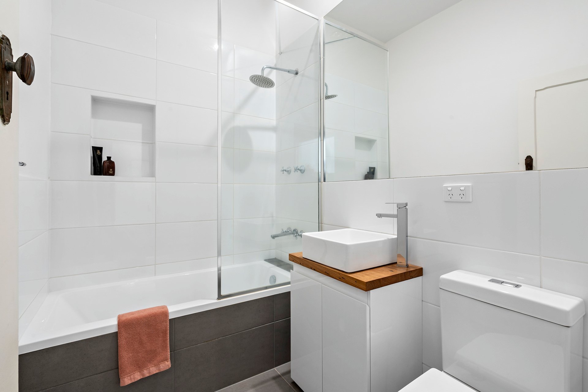 Property Gallery Thumbnail 6