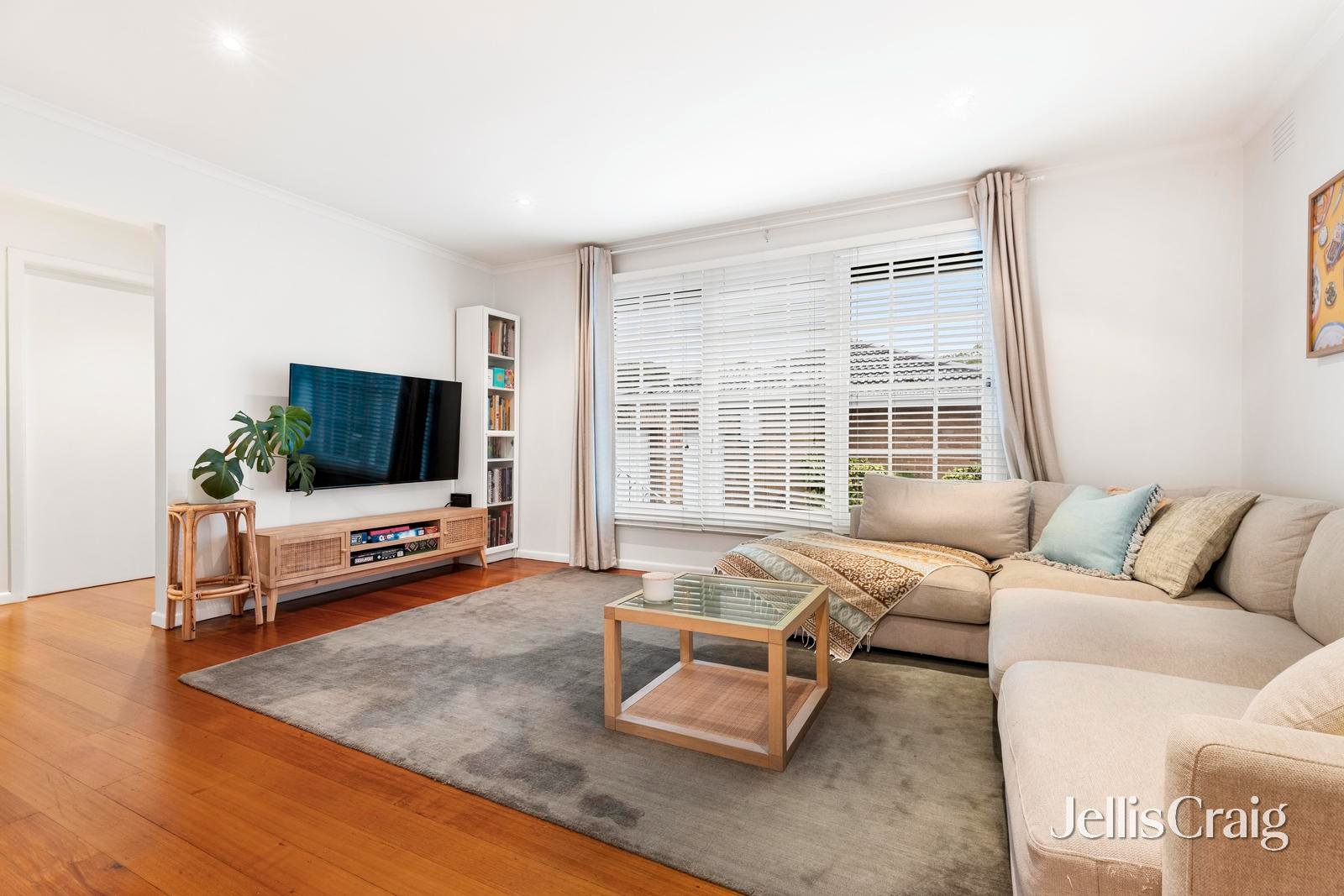 2/4 Cameron Street, Mount&nbsp;Waverley image 2
