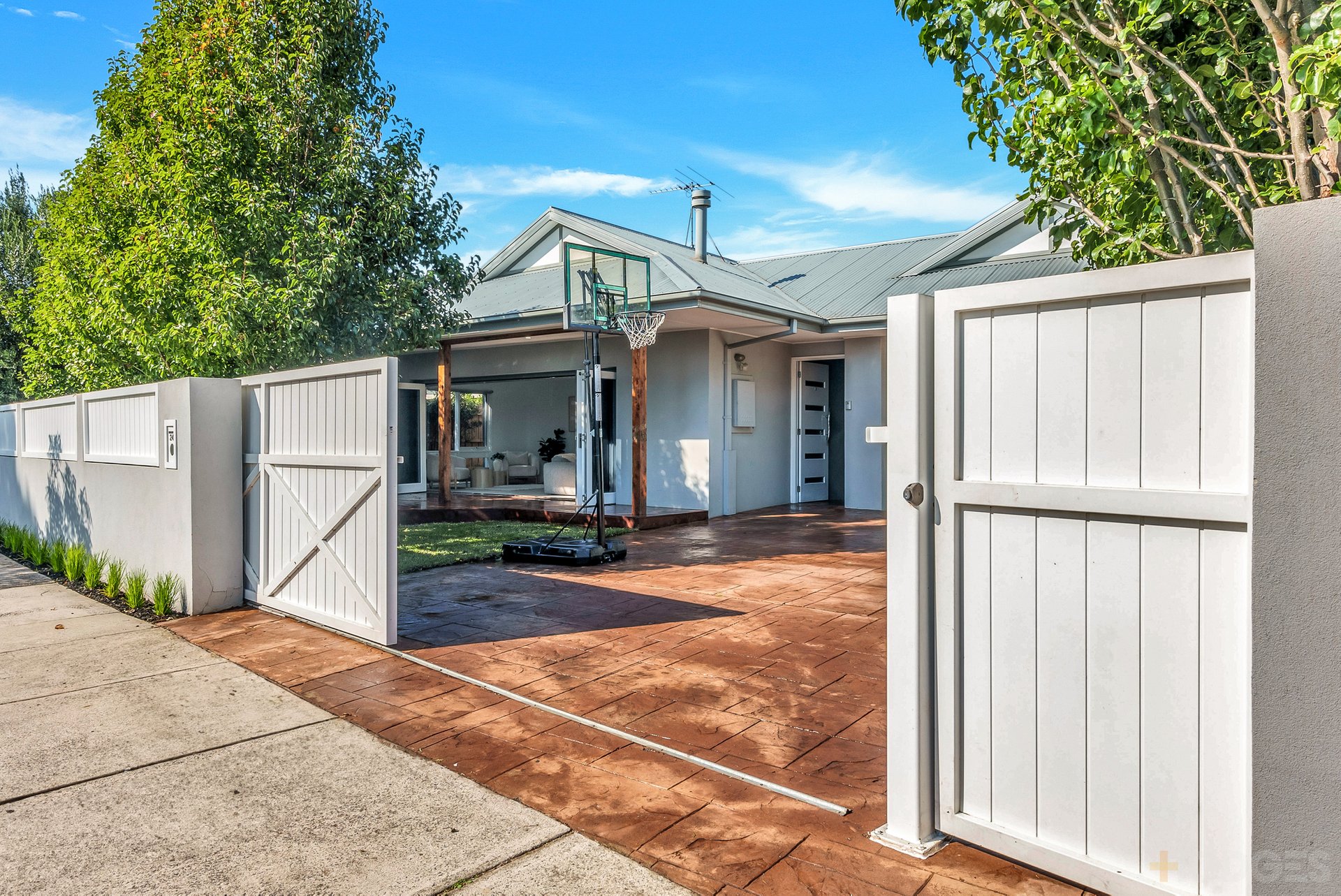 24 Carinya Avenue Aspendale