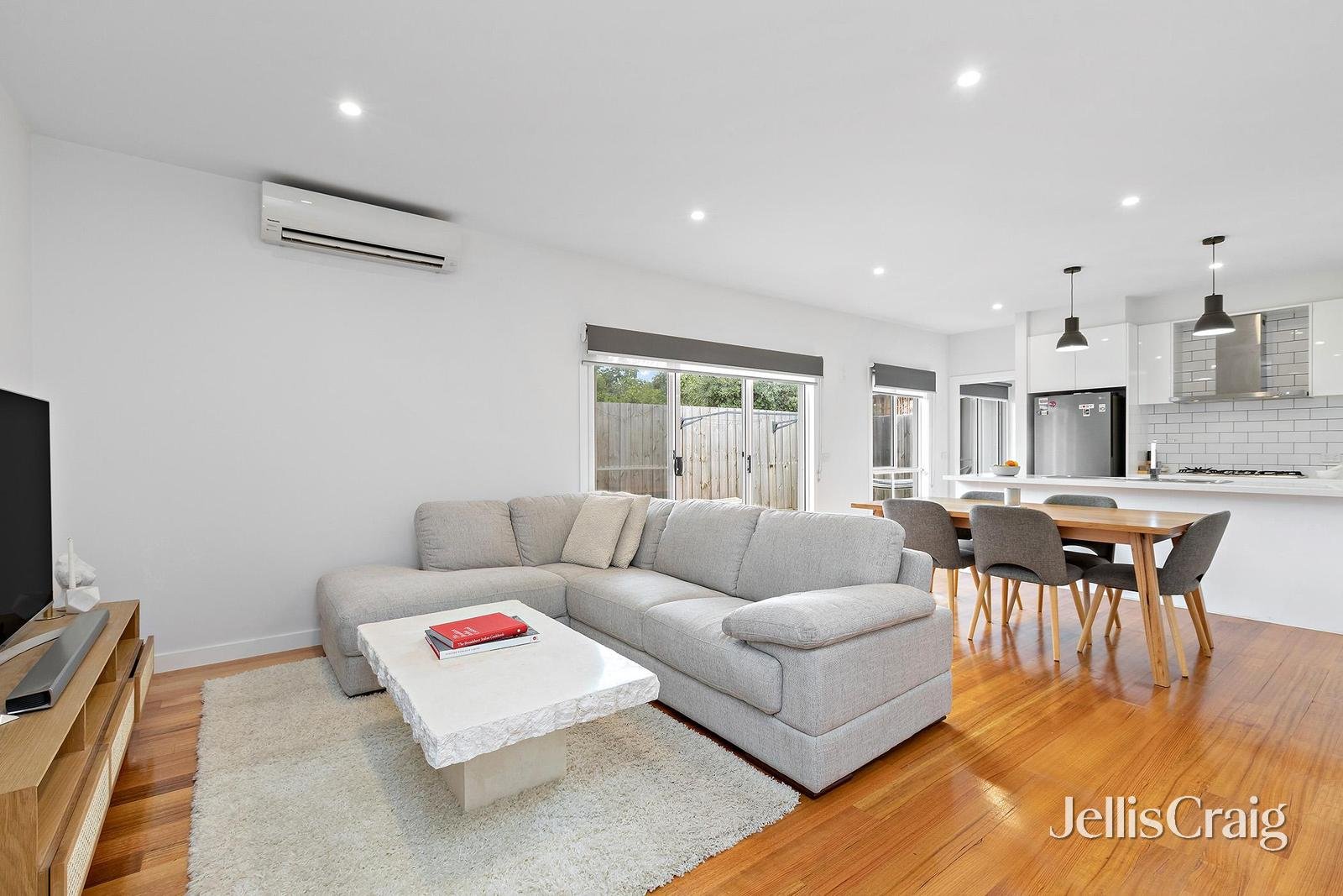 2/4 Carlsson Court, Brooklyn image 2