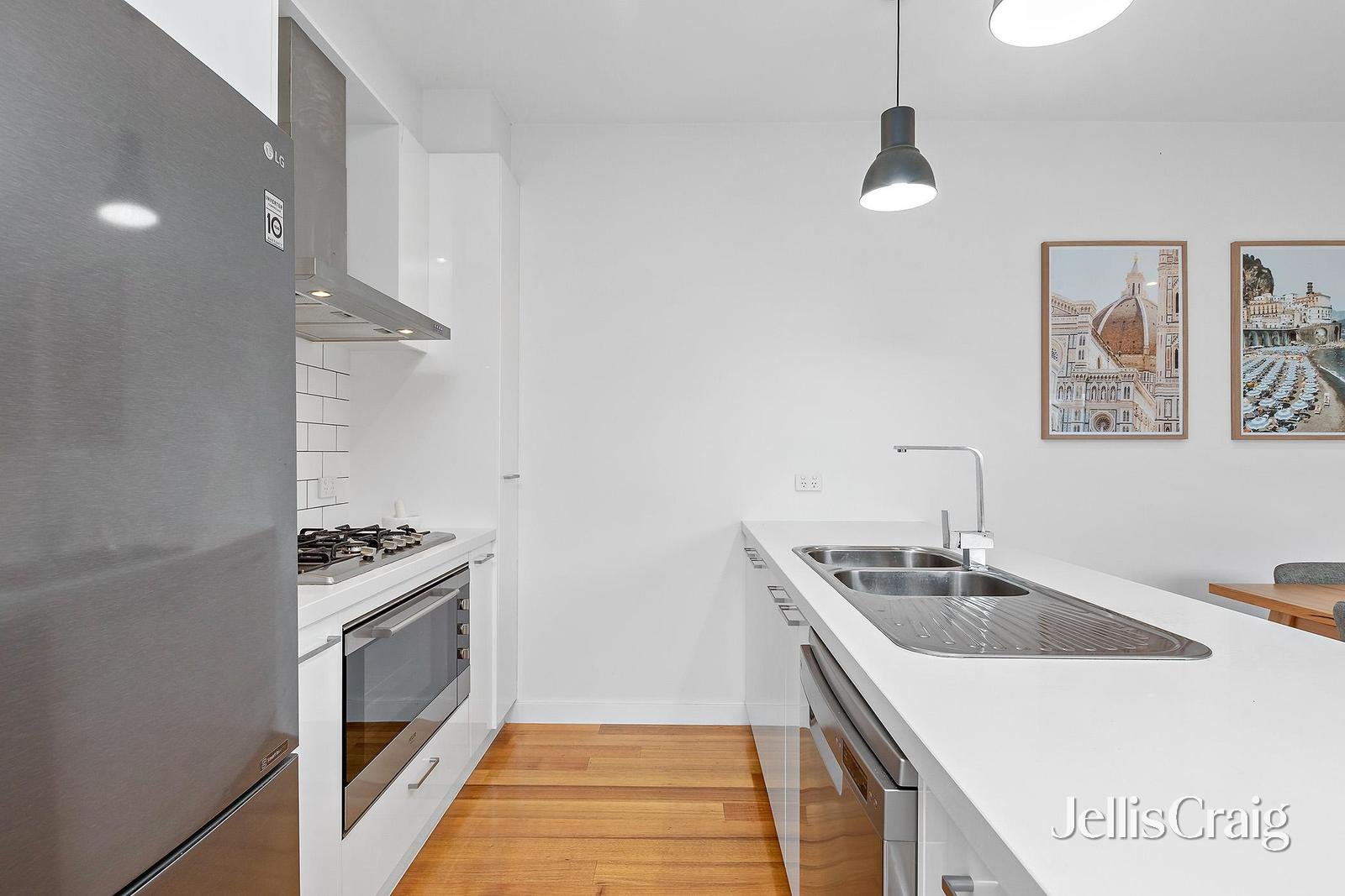 2/4 Carlsson Court, Brooklyn image 5
