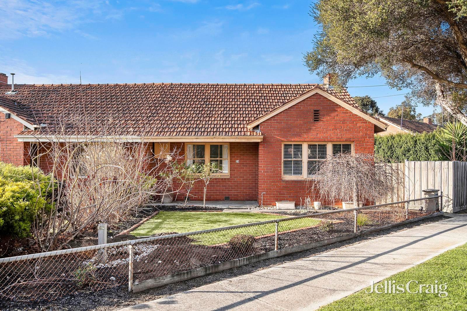 24 Churchill Avenue, Newtown image 1